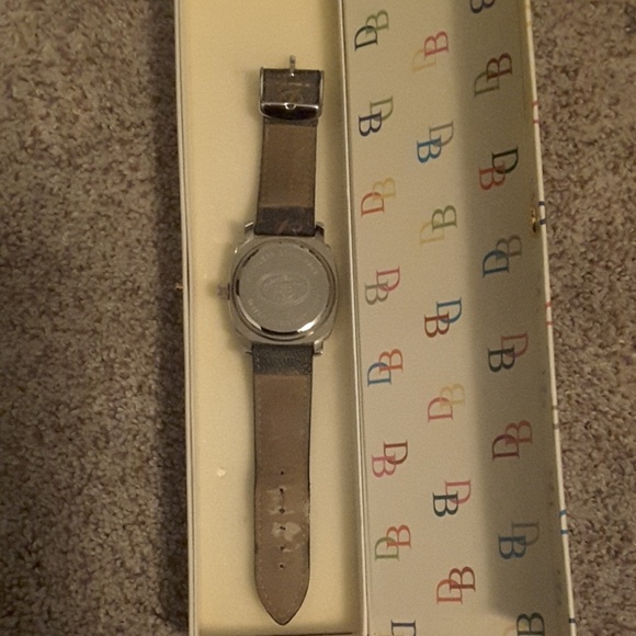 Watch - Picture 3 of 3